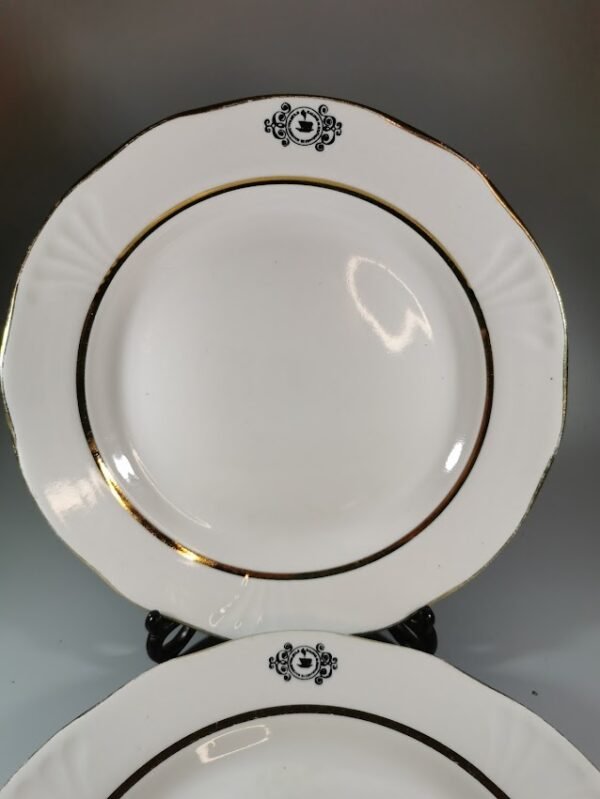 Lėkštė KAUNO M. RESTORANŲ IR KAVINIŲ TRESTAS porcelianinė, tarybinių laikų. Kaina 33