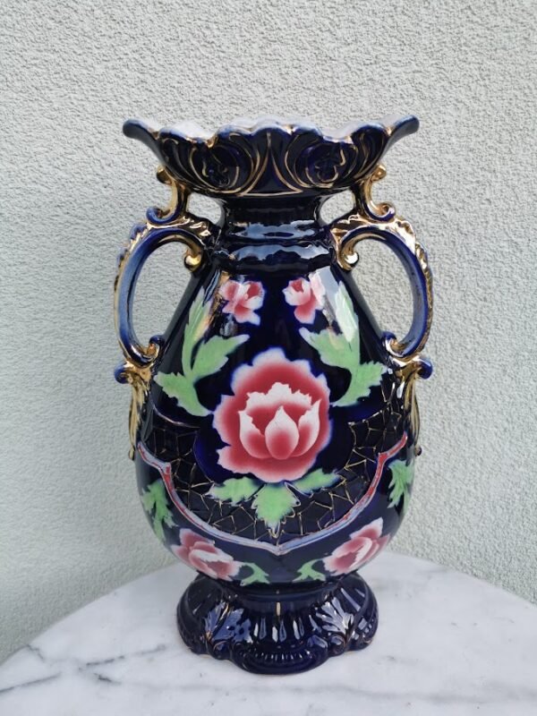 Vaza antikvarinė fajanso, apie 1930 m. Vakarų Europa. Aukštis 40 cm. Kaina 213