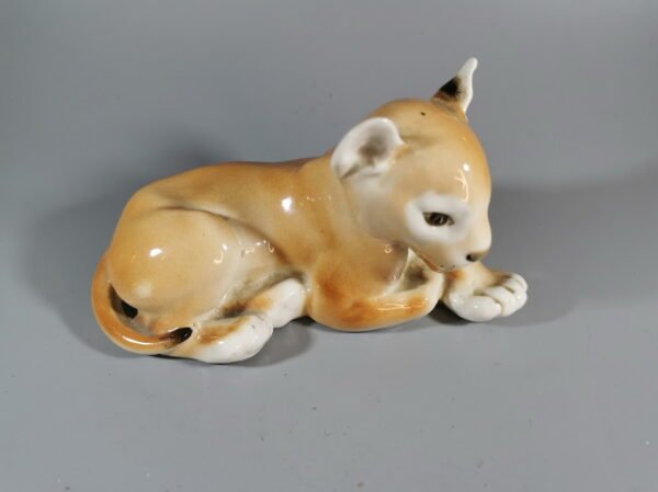 Statulėlė porcelianinė Tigriukas. LFZ, tarybinis, sovietinių laikų. 2 vnt. Kaina po 38