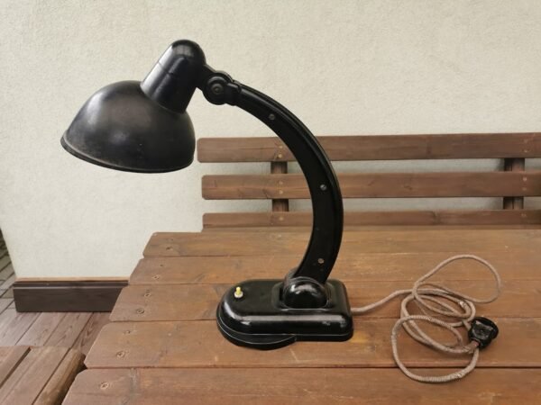 Stalinis šviestuvas, Stalino laikų rekvizitas-karbolitinė, bakelitinė stalinė lempa. Gamykla Завод "Карболит Орехово Зуево". Veikianti. Kaina 163