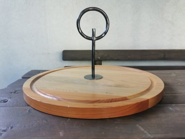 Padėklas medinis, sūrio serviravimo lėkštė. Skersmuo 35 cm. Kaina 26