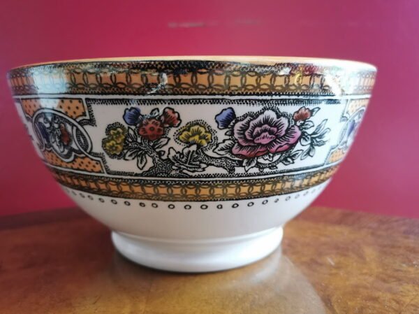 Dubuo, vaza fajanso tarybinių laikų Будянский фаянсовый завод. 1960 m. Made in U.S.S.R. Skirta eksportui. Kaina 53