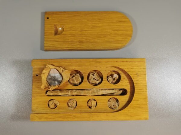 Svarelių rinkinys, svareliai miligraminiai, nenaudoti, originalioje pakuotėje. Kaina 18