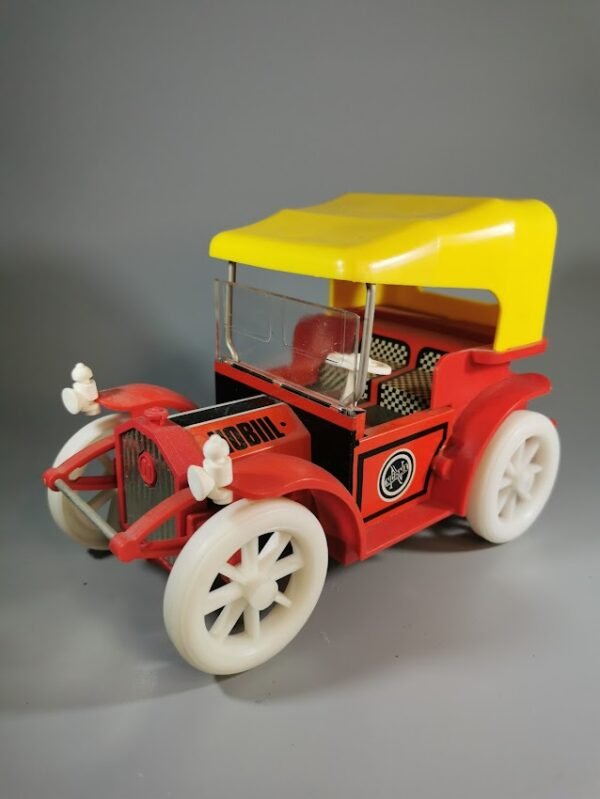 Mašinėlė senovinė, skardinė, tarybinių laikų. Kaina 43