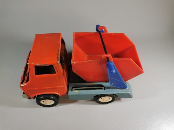 Mašinėlė skardinė, tarybinių laikų, apie 1960 m. Kaina 32