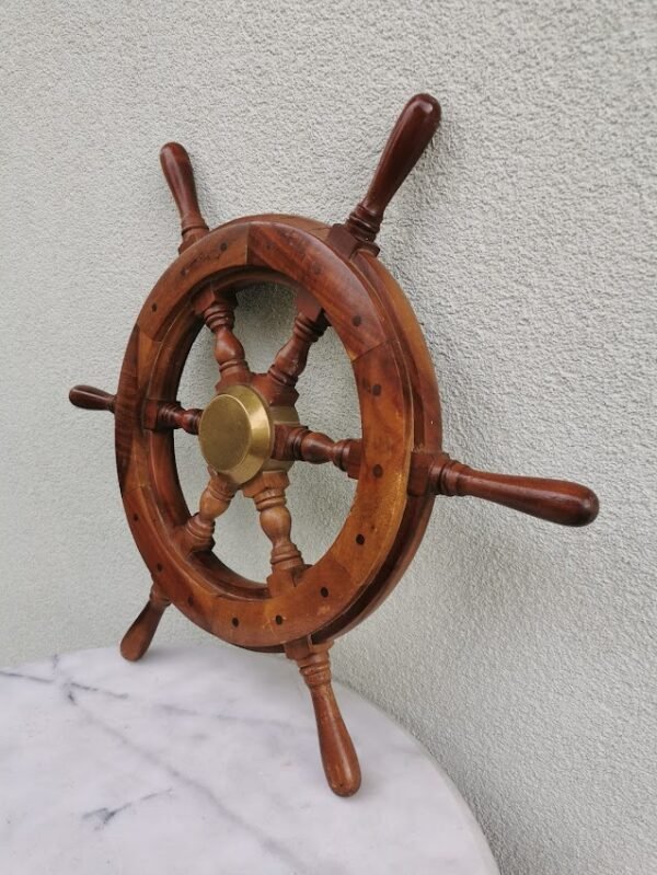 Šturvalas laivo, autentiškas, medinis. Naudotas. Skersmuo 58 cm. Kaina 187