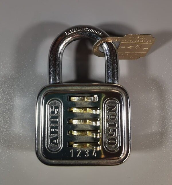 Spynelė kodinė, firminė, veikianti. Vokietija. Kaina 23