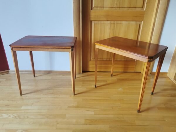 Staliukas elegantiškas, lengvas ir tvirtas, stovelis. 2 vnt. Kaina po 43