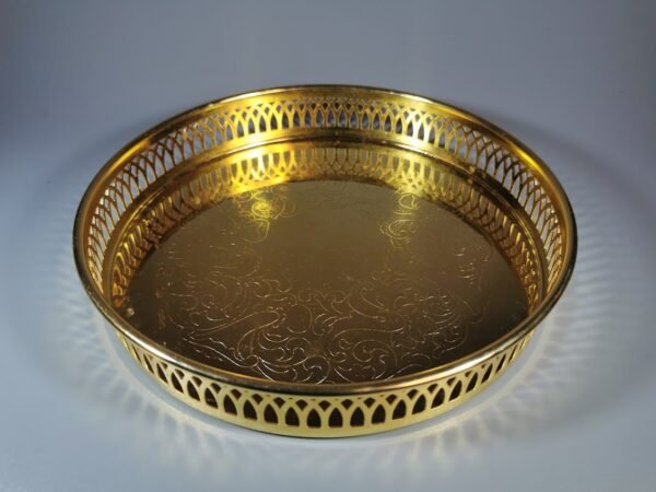 Padėklas, indas aukštais kraštais, aukso spalvos, vintažinis. Kaina 22