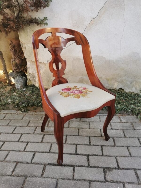 Kėdė, krėslas Gothenburg. Göteborg, Geteborgo. tvirta, antikvarinio stiliaus. Kaina 118