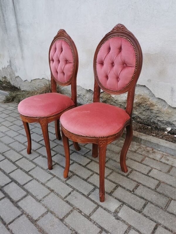 Kėdės lengvos, tvirtos ir nedidelių gabaritų. 2 vnt. Kaina po 82