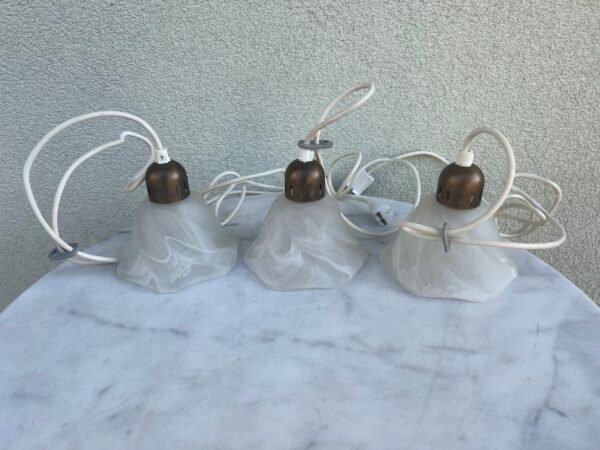 Šviestuvas vintažinis, švediškas, stikliniu gaubtu. 3 vnt. Kaina po 18