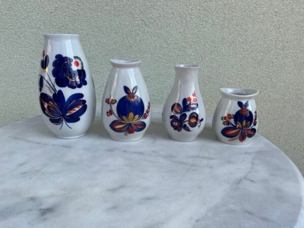 Vaza, vazos, vazelės porcelianas, kobaltas, auksavimas, Polonne, SSSR, 1960-1969 m. 4 vnt. Kainos: 28, 23, 18, 16