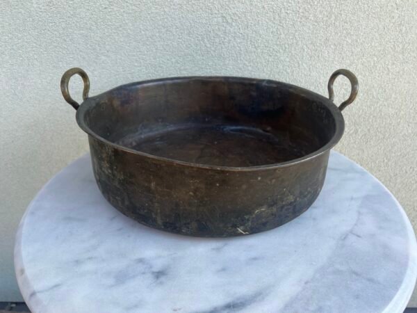 Dubuo, bliūdas žalvarinis, su rankenom, antikvarinis, tvirtas. Kaina 118