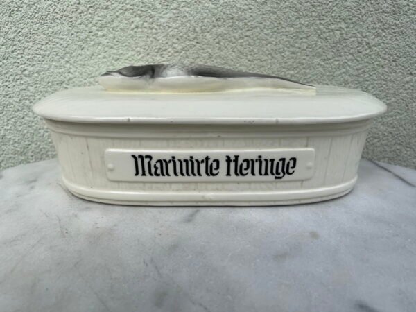 Indas silkių serviravimui, ovalus, su dangčiu antikvarinis, fajanso Marinierte Heringe, Marinuota silkė. Vokietija. Kaina 93