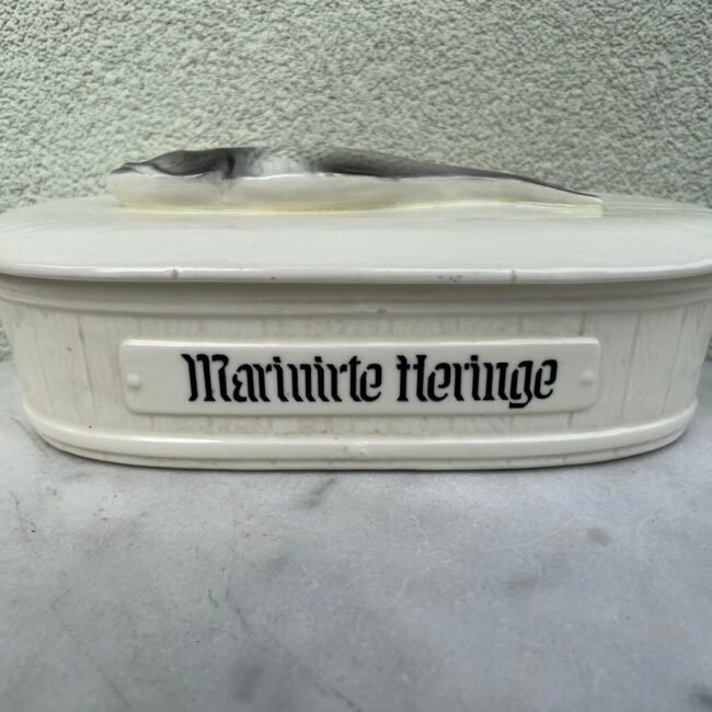 Indas-antikvarinis-Marinierte-Heringe-Marinuota-silkC497-ovalus201.jpg