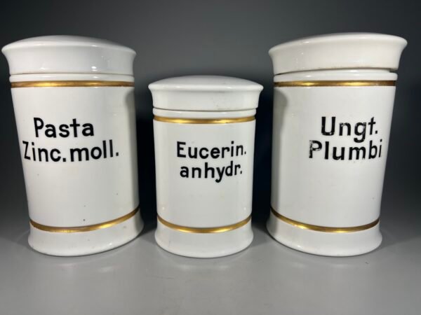 Indas vaistinės, vaistų, medicininis, porcelianinis, antikvarinis, tarpukario laikų. Vokietija. 3 vnt. Kaina po 63