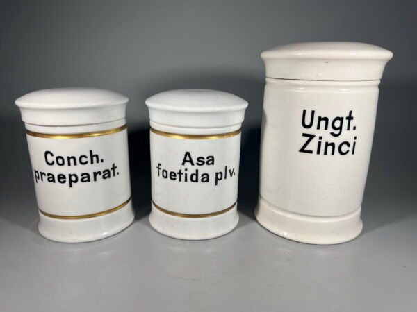 Indas vaistinės, vaistų, medicininis, porcelianinis, antikvarinis, tarpukario laikų. Vokietija. 3 vnt. Kaina po 53