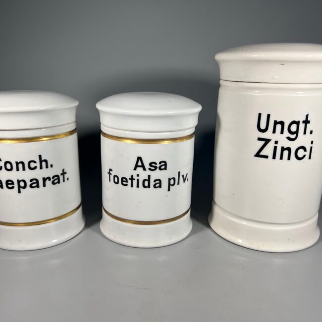 Indas-vaistines-porcelianinis-antikvarinis20II201.jpg