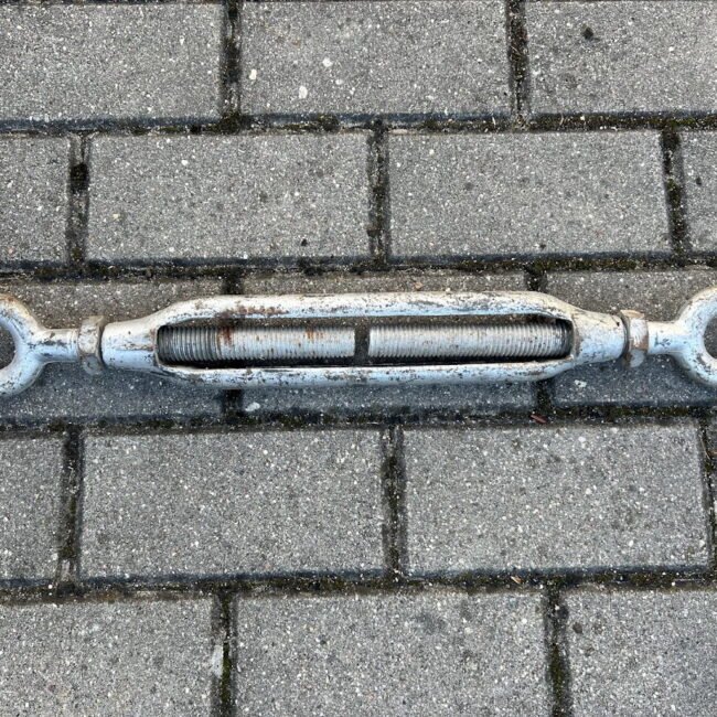 Itempejas-sunkus-tvirtas201.jpg Itempejas-sunkus-tvirtas201.jpg