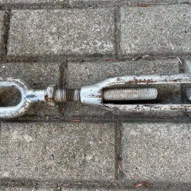 Itempejas-sunkus-tvirtas202.jpg Itempejas-sunkus-tvirtas202.jpg