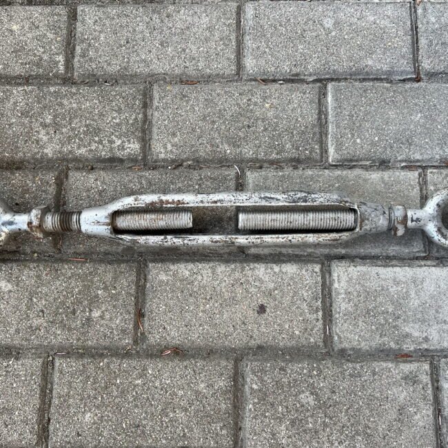 Itempejas-sunkus-tvirtas203.jpg Itempejas-sunkus-tvirtas203.jpg