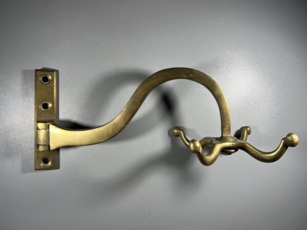 Kabykla skėtis tvirta, žalvarinė. Kaina 52