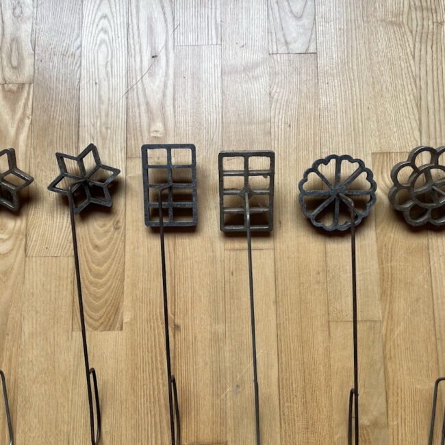 Kepimo-formele-antikvarine-ilga-rankena202.jpg Kepimo-formele-antikvarine-ilga-rankena202.jpg