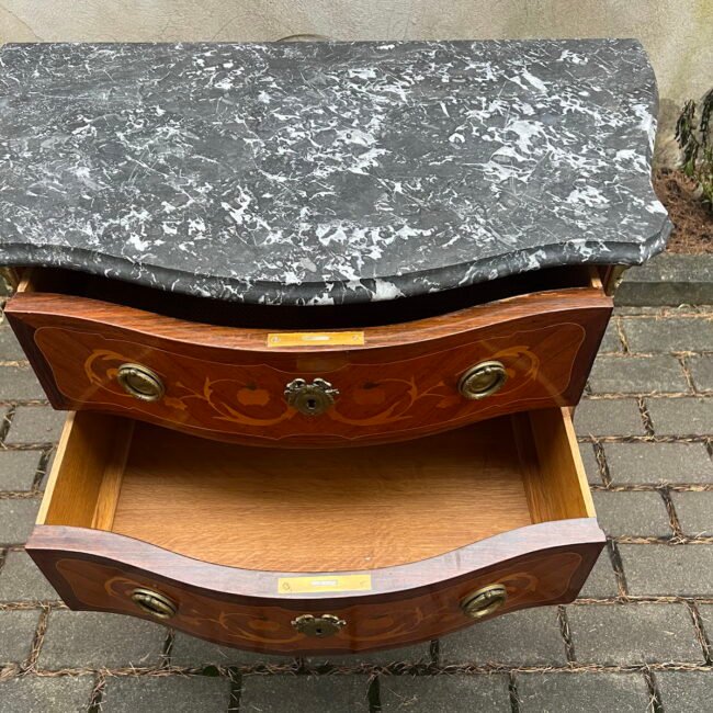 Komoda-spintele-juodu-marmuru-france205.jpg