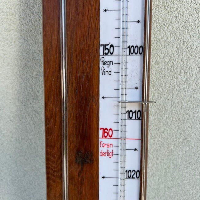 Kontra-barometras-antikvarinis-daniskas204.jpg