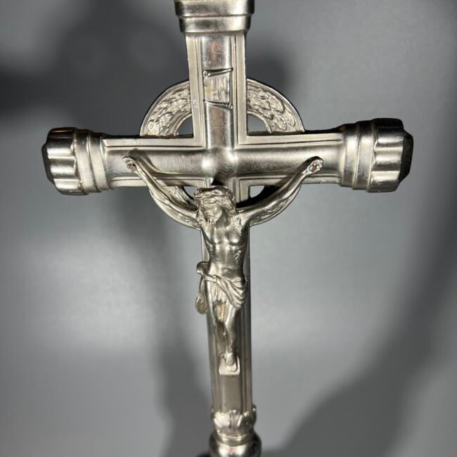 Kryzius-oastatomas-antikvarinis203.jpg Kryzius-oastatomas-antikvarinis203.jpg