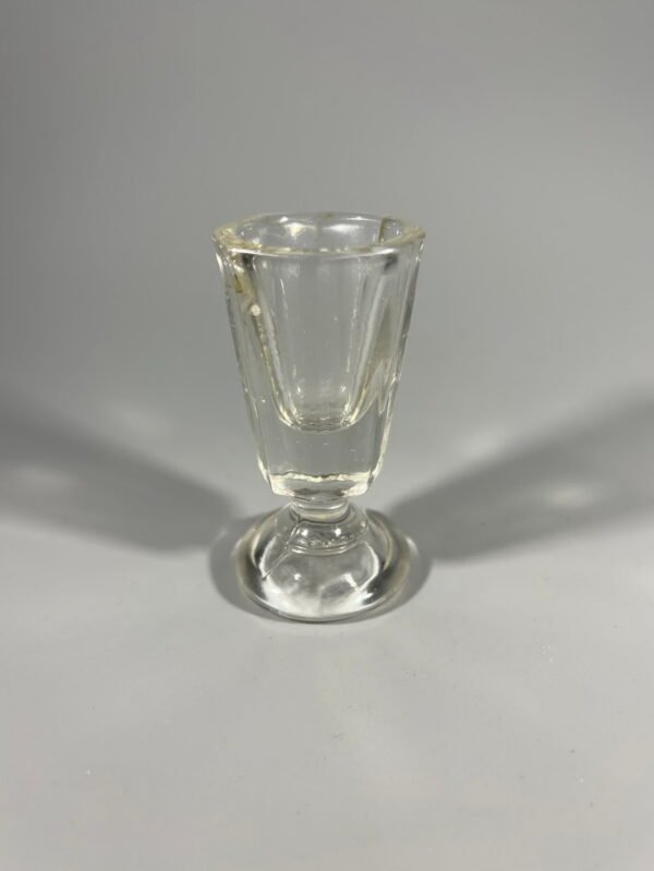 Taurelė, stikliukas, lafitnik, antikvarinis. Kaina 38