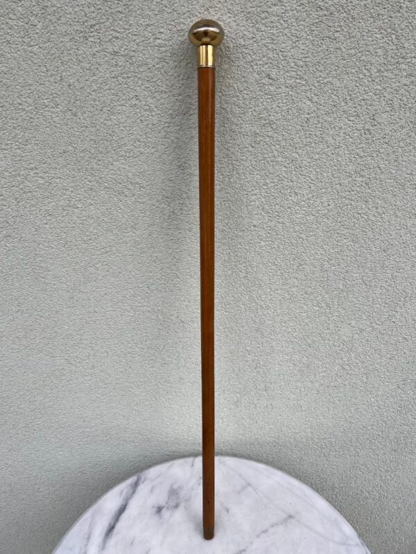 Lazda, lazdelė sidabrine rankena. Tvirta. Švediška sidabro praba. Kaina 88