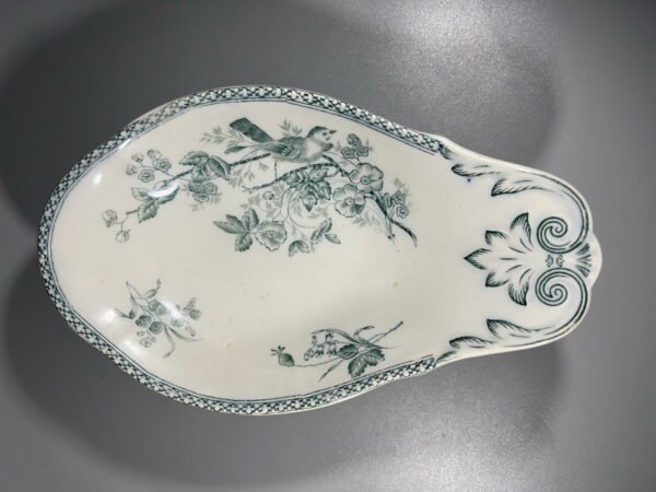 Lėkštė užkandžiams, indas samčiui, šaukštui padėti, antikvarinis, puoštas paukščiu, Gustafsberg, 1890-1910 m. Kaina 28