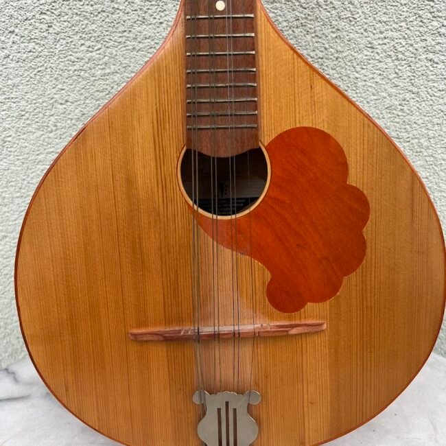 Mandolina-tarybine-sovietine-Leningrad-197220m.202.jpg Mandolina-tarybine-sovietine-Leningrad-197220m.202.jpg