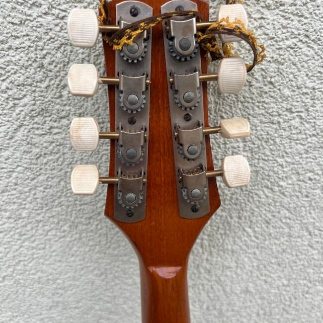 Mandolina-tarybine-sovietine-Leningrad-197220m.206.jpg Mandolina-tarybine-sovietine-Leningrad-197220m.206.jpg