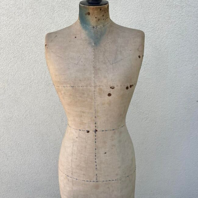 Manekenas20moteriskas20antikvarinis20Belgija205.jpg Manekenas20moteriskas20antikvarinis20Belgija205.jpg