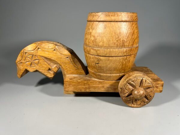 Pieštukinė Arkliukas, medinė drožinėta, lietuvių liaudies meistro. Kaina 33