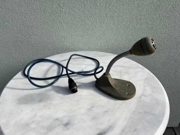 Mikrofonas vokiškas RFT KM/T/St7050 (Kristall Mikrofon/Transmitting/Modell 7050). 1950-1954 m. Kaina 83