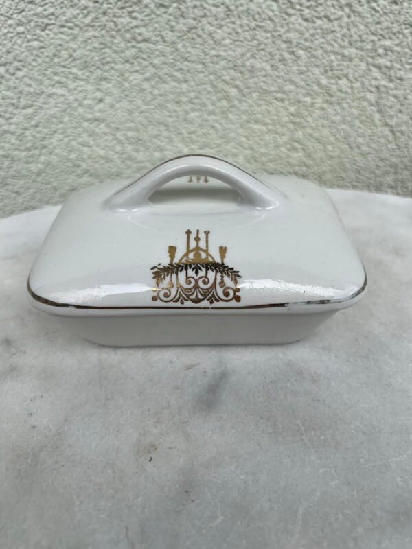 Muilinė su dangčiu antikvarinė keraminė, glazūruota dėžutė. Kaina 23