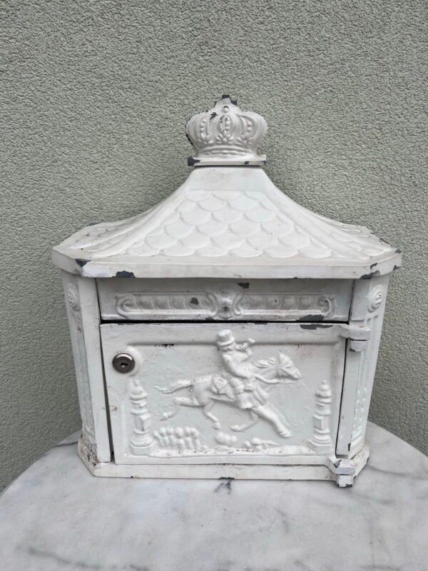 Pašto dėžutė, dėžė aliuminė, angliška, vintažinė. Kaina 88 REZERVUOTA