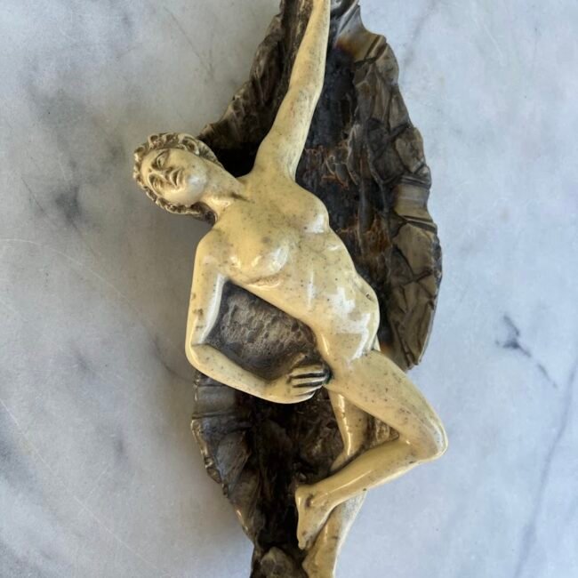 Peleinine-statulele-nuoga-moteris206.jpg