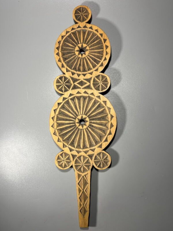 Prieverpstė medinė, drožinėta, lietuviška, sovietinių laikų. Kaina 28