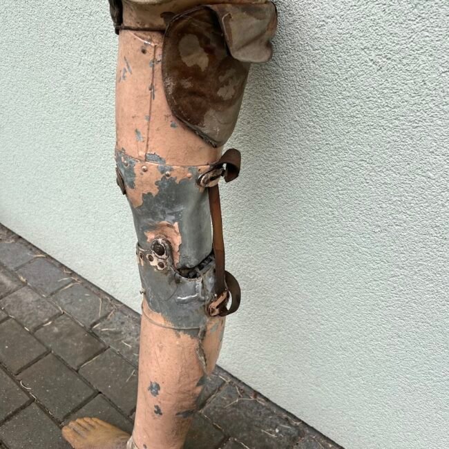 Protezas-kojos-ortopedinis-antikvarinis20aliuminis-dengtas207.jpg Protezas-kojos-ortopedinis-antikvarinis20aliuminis-dengtas207.jpg