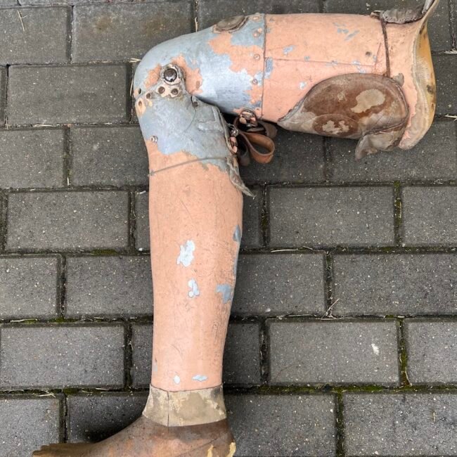 Protezas-kojos-ortopedinis-antikvarinis20aliuminis-dengtas208.jpg Protezas-kojos-ortopedinis-antikvarinis20aliuminis-dengtas208.jpg