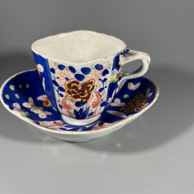 Puodelis-su-lekstute-imari201.jpg