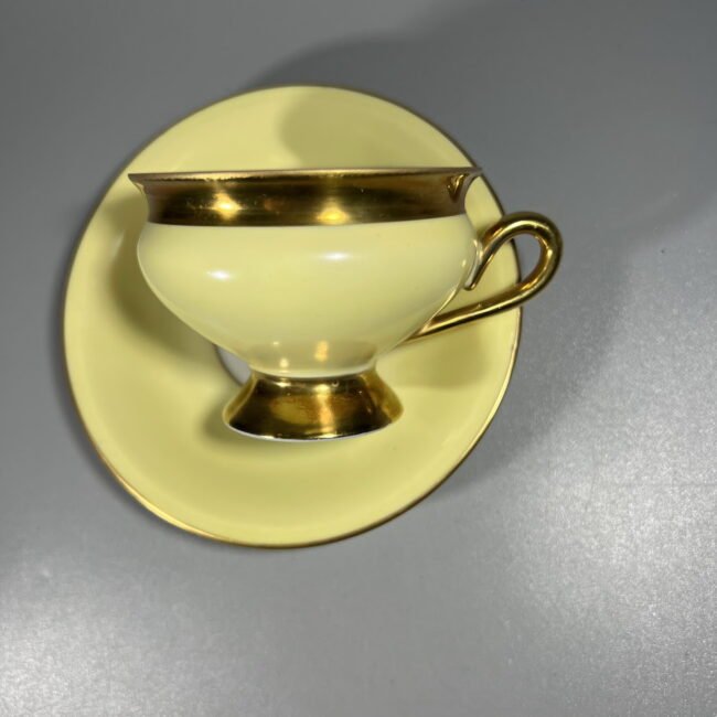 Puodelis-su-lekstute-porcelianiniai-Kjobenhavns-Porcellains-Maleri-KPM-geltonas202.jpg Puodelis-su-lekstute-porcelianiniai-Kjobenhavns-Porcellains-Maleri-KPM-geltonas202.jpg