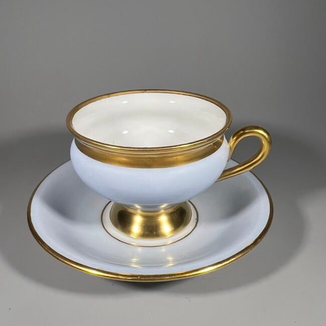 Puodelis-su-lekstute-porcelianiniai-Kjobenhavns-Porcellains-Maleri-KPM-melynas201.jpg Puodelis-su-lekstute-porcelianiniai-Kjobenhavns-Porcellains-Maleri-KPM-melynas201.jpg