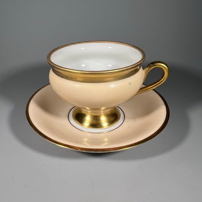 Puodelis-su-lekstute-porcelianiniai-Kjobenhavns-Porcellains-Maleri-KPM-rudas201.jpg Puodelis-su-lekstute-porcelianiniai-Kjobenhavns-Porcellains-Maleri-KPM-rudas201.jpg