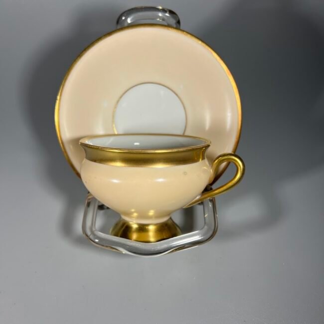 Puodelis-su-lekstute-porcelianiniai-Kjobenhavns-Porcellains-Maleri-KPM-rudas20202.jpg Puodelis-su-lekstute-porcelianiniai-Kjobenhavns-Porcellains-Maleri-KPM-rudas20202.jpg